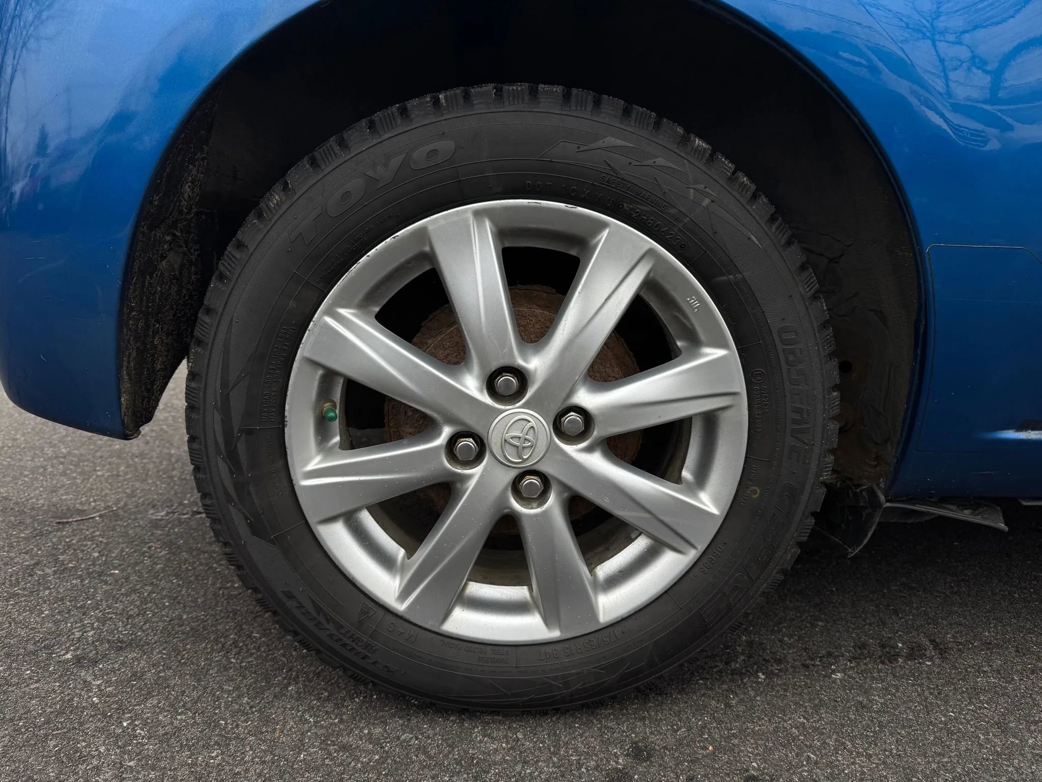 Used 2015 Toyota Yaris L image 9