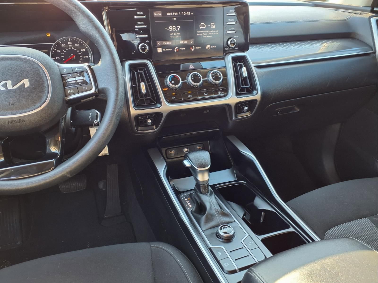 Used 2023 Kia Sorento LX image 5