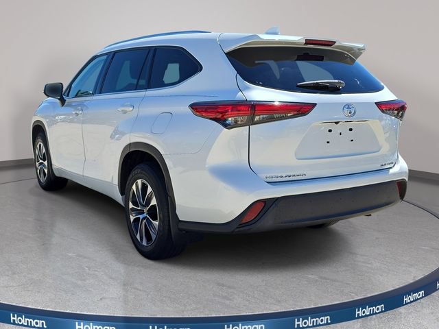 Used 2020 Toyota Highlander XLE AWD/4WD image 8
