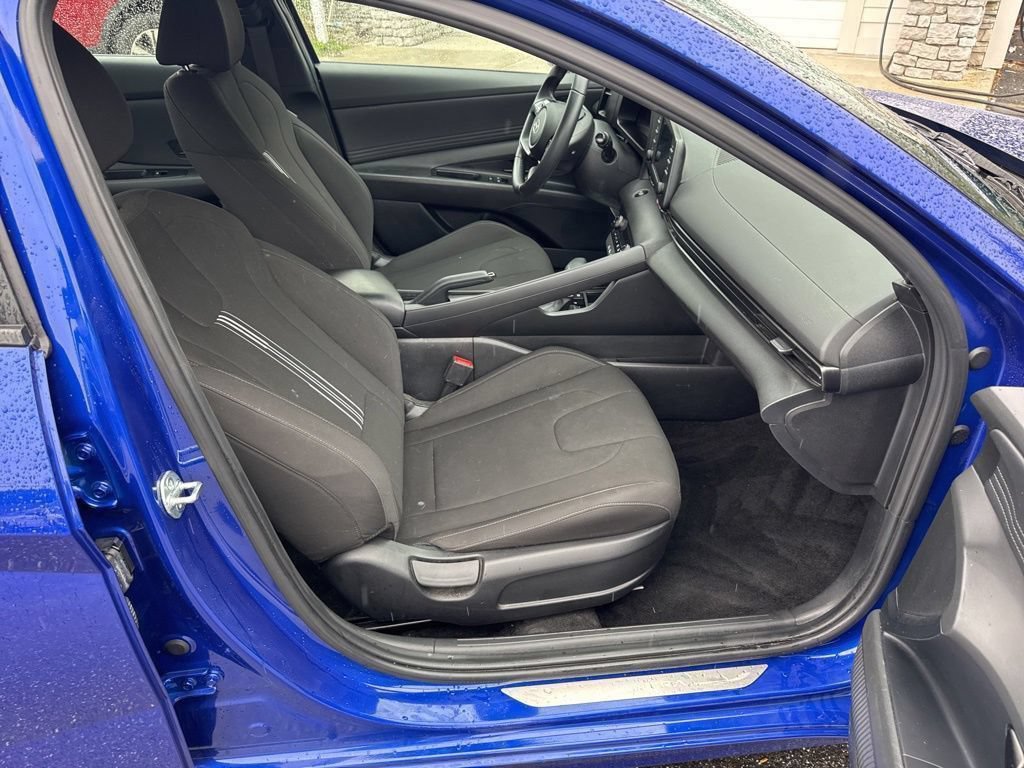Used 2025 Hyundai Elantra Sport FWD image 45