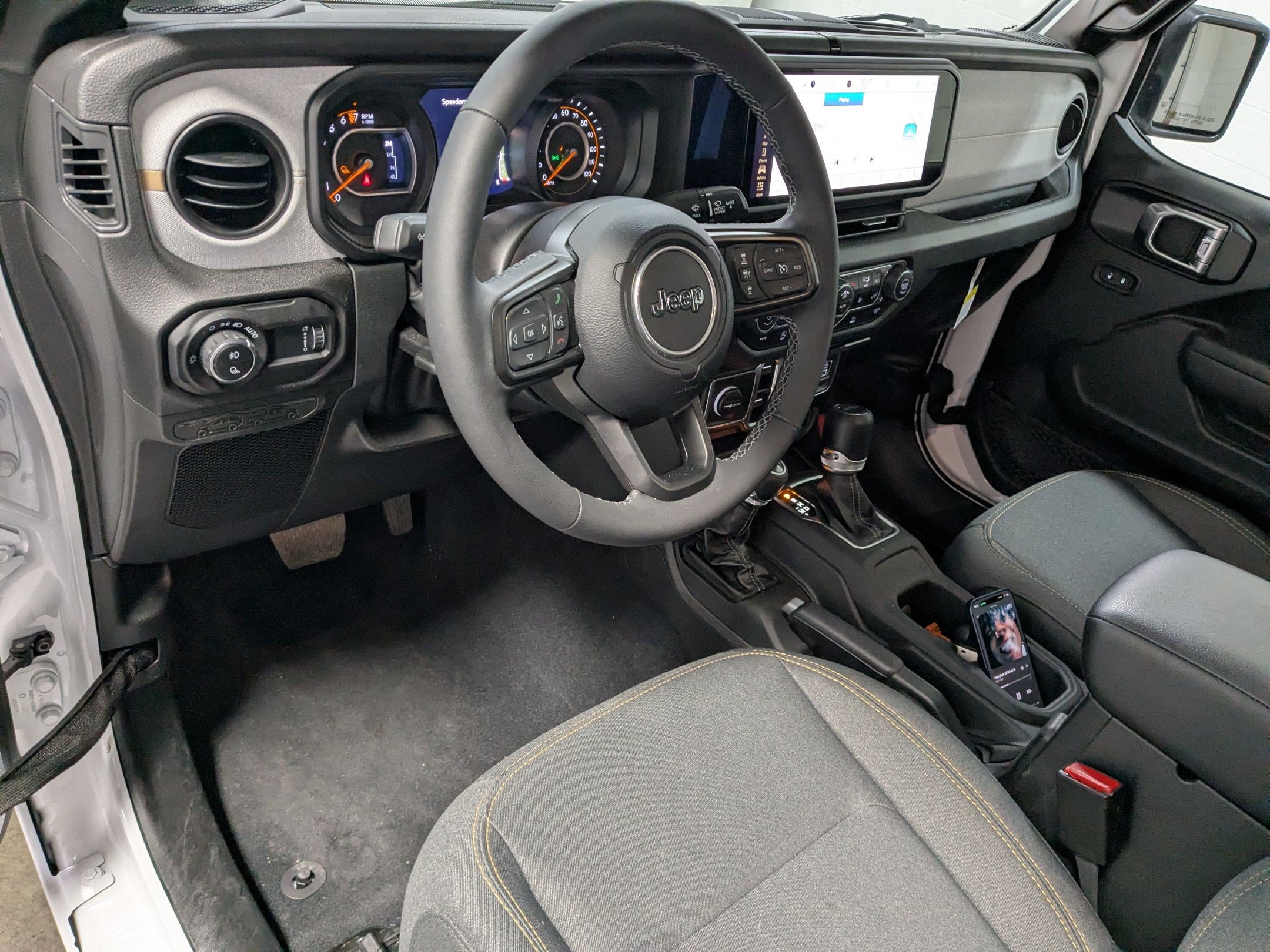 Certified 2025 Jeep Gladiator Sport AWD/4WD image 12