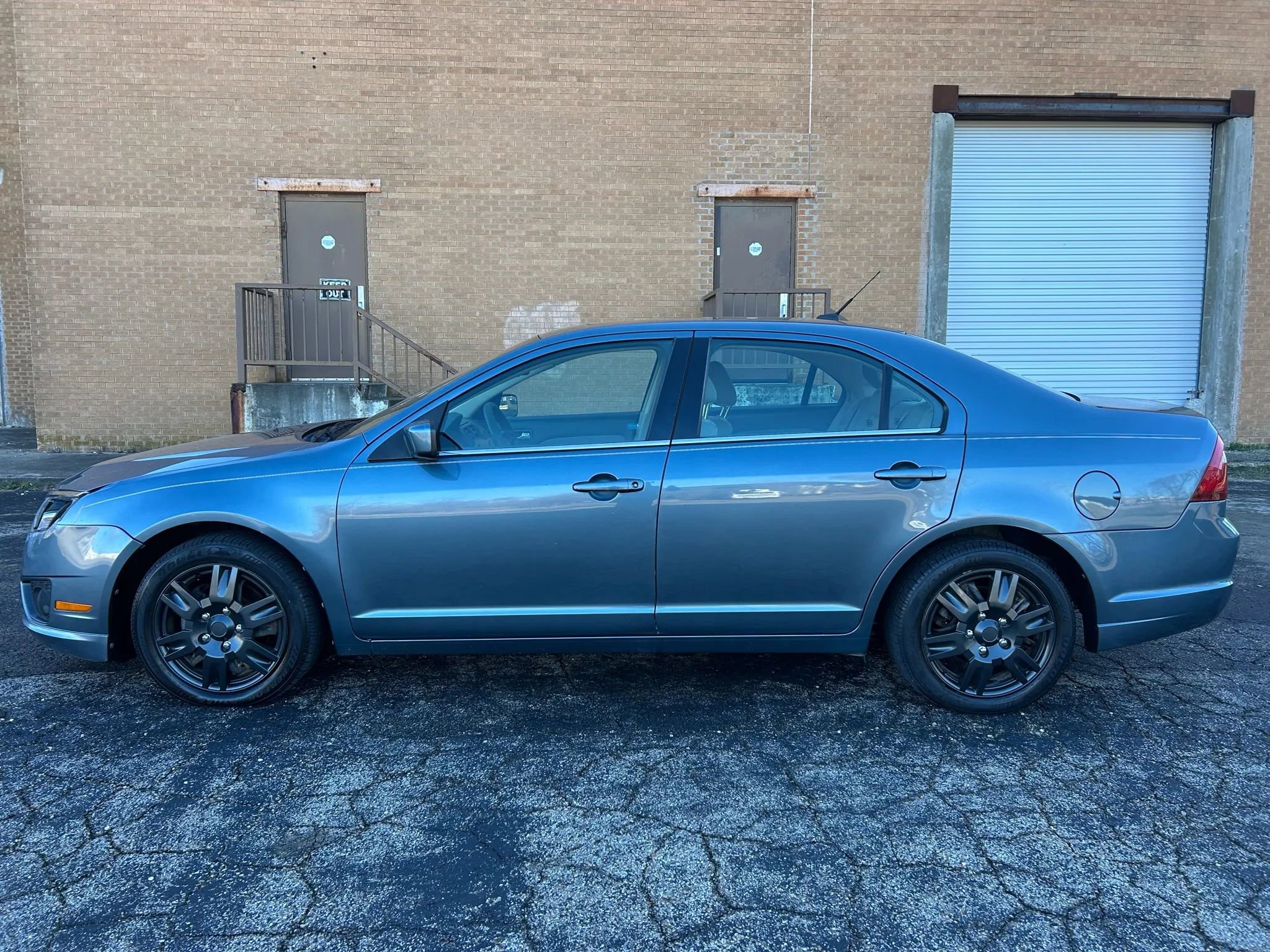 Used 2011 Ford Fusion SE w/ 202A Rapid Spec Order Code image 2