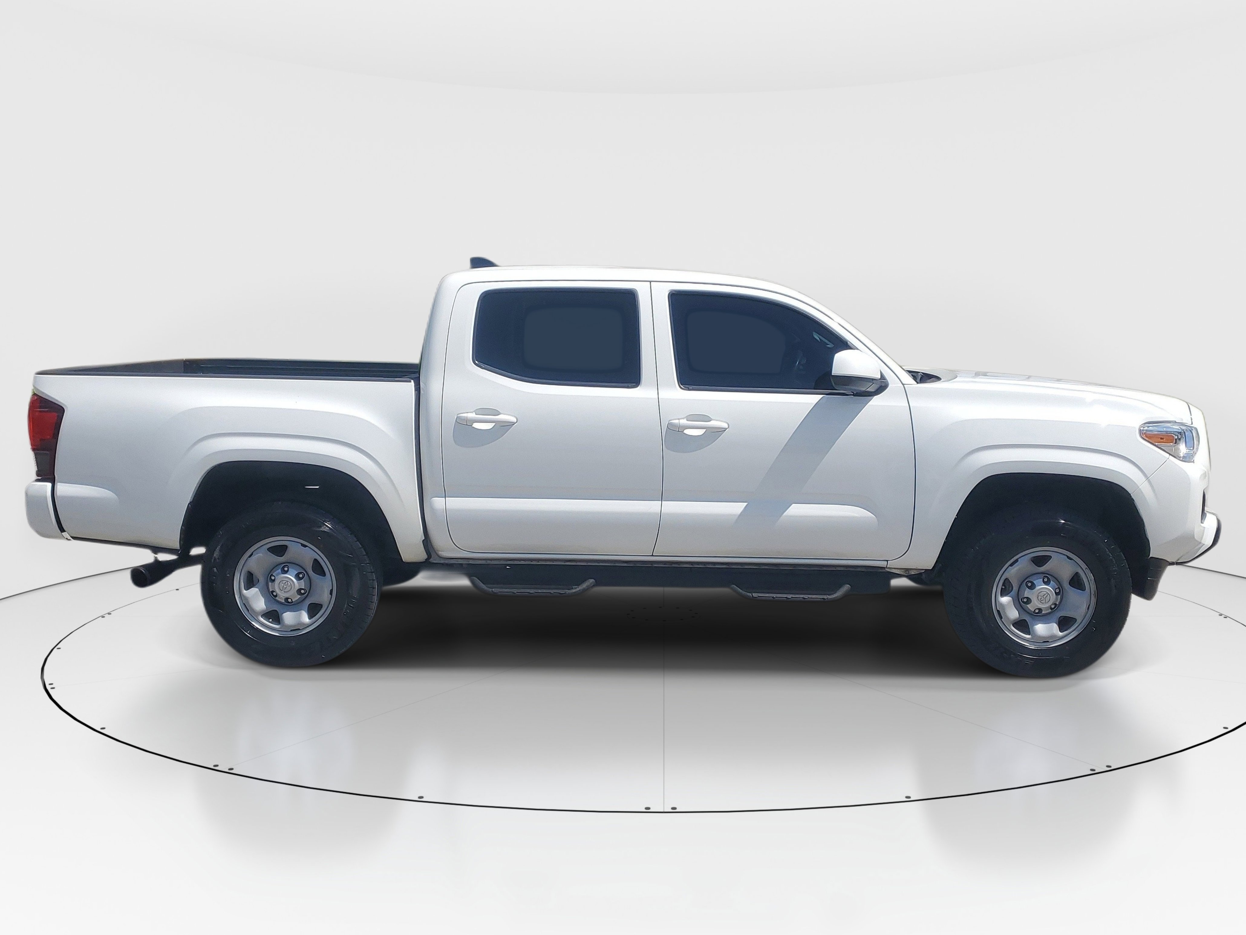 Certified 2023 Toyota Tacoma SR AWD/4WD image 2