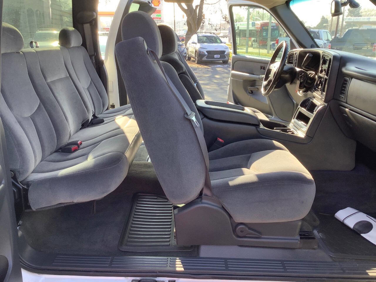 Used 2003 GMC Sierra 2500 SLE w/ Skid Plate Package image 43