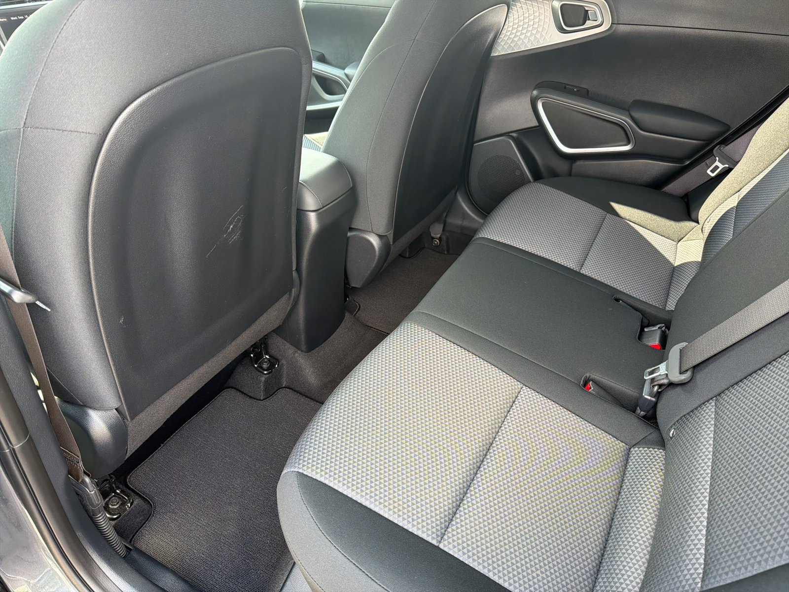 Used 2025 Kia Soul LX w/ LX Technology Package FWD image 29