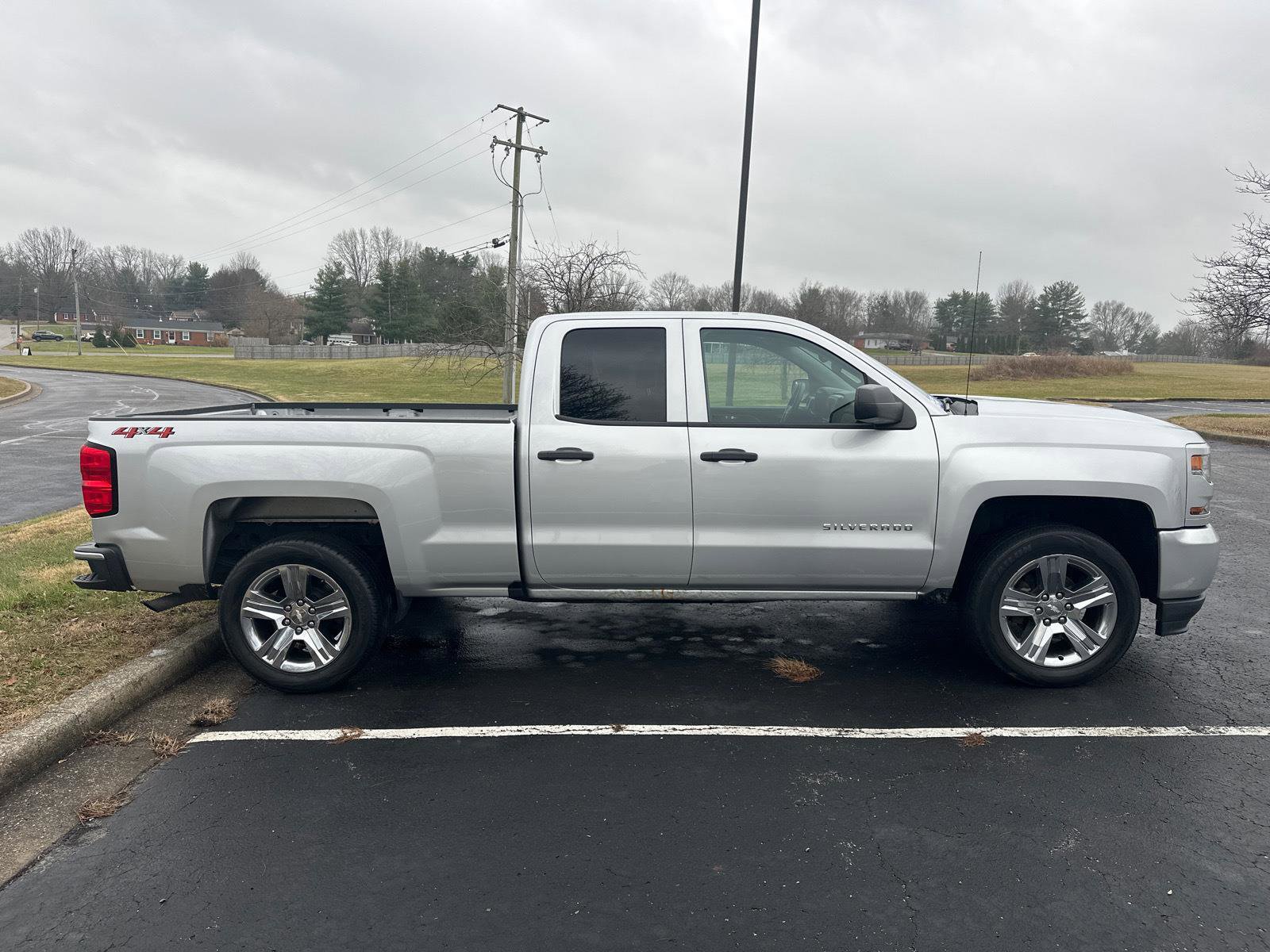 Used 2018 Chevrolet Silverado 1500 Custom w/ Custom Value Package image 12