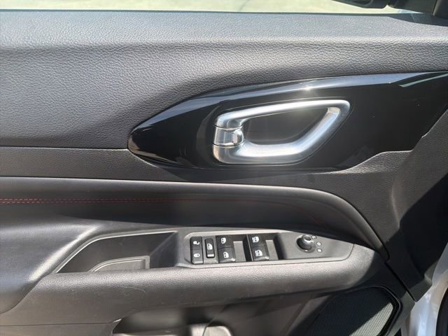 Used 2025 Jeep Compass Trailhawk image 18