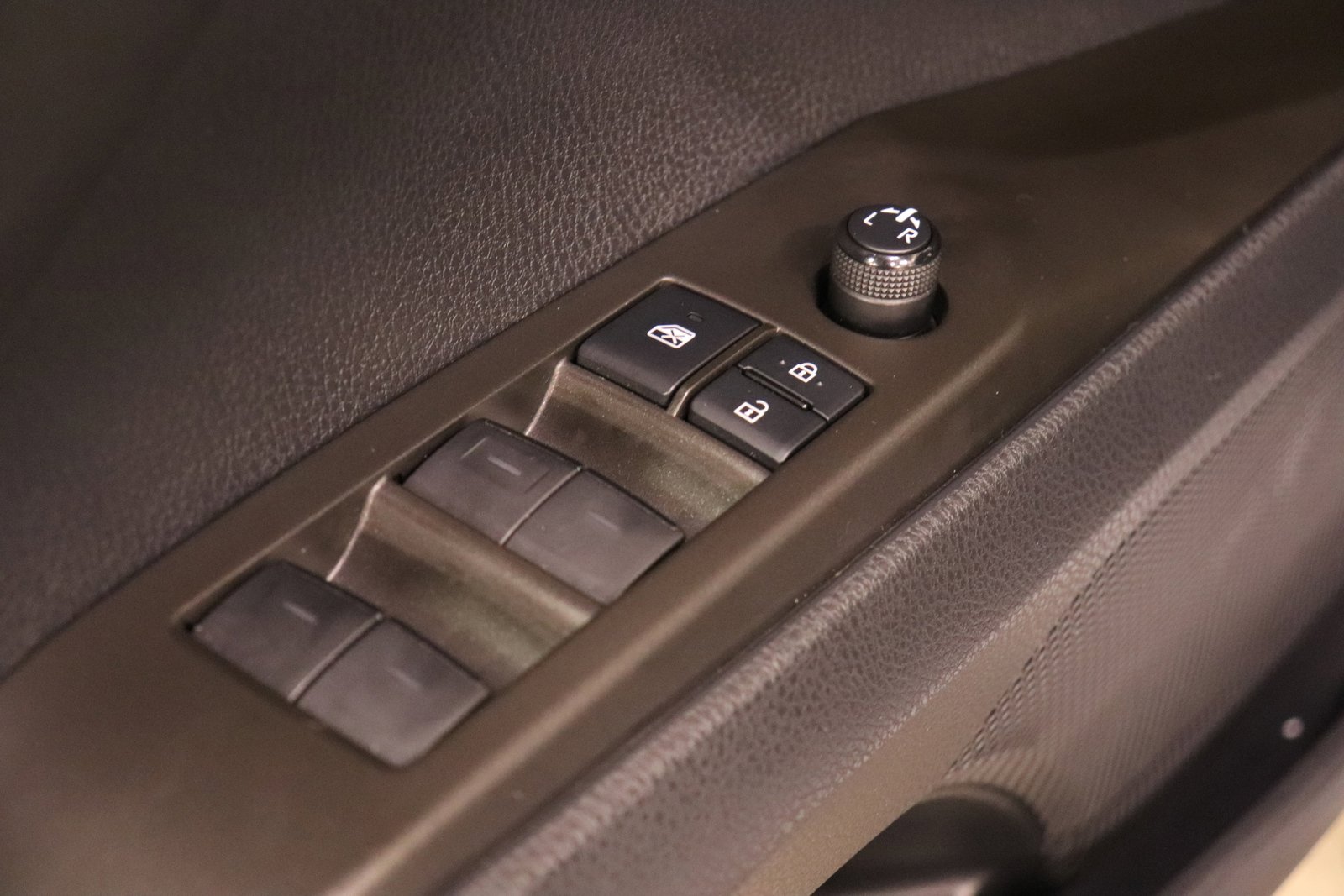 Used 2022 Toyota Camry LE image 12