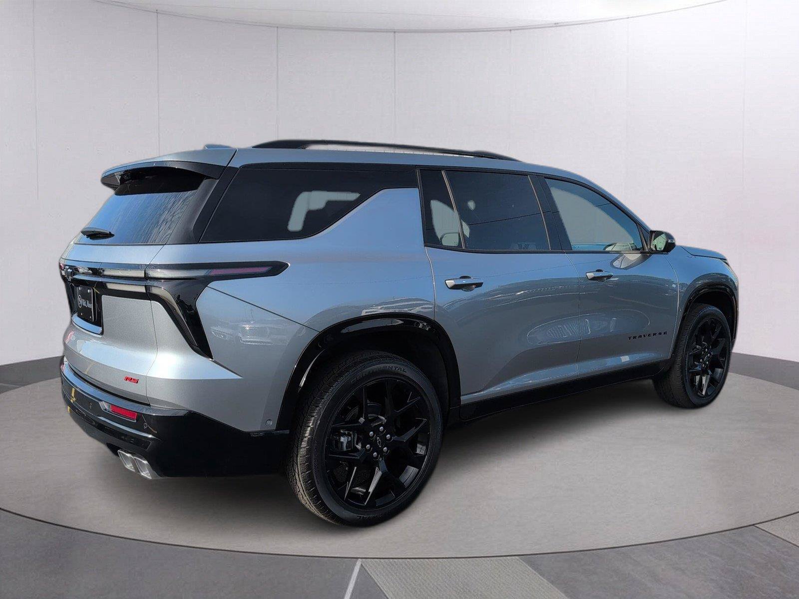 New 2026 Chevrolet Traverse RS w/ LPO, Floor Liner Package FWD image 3