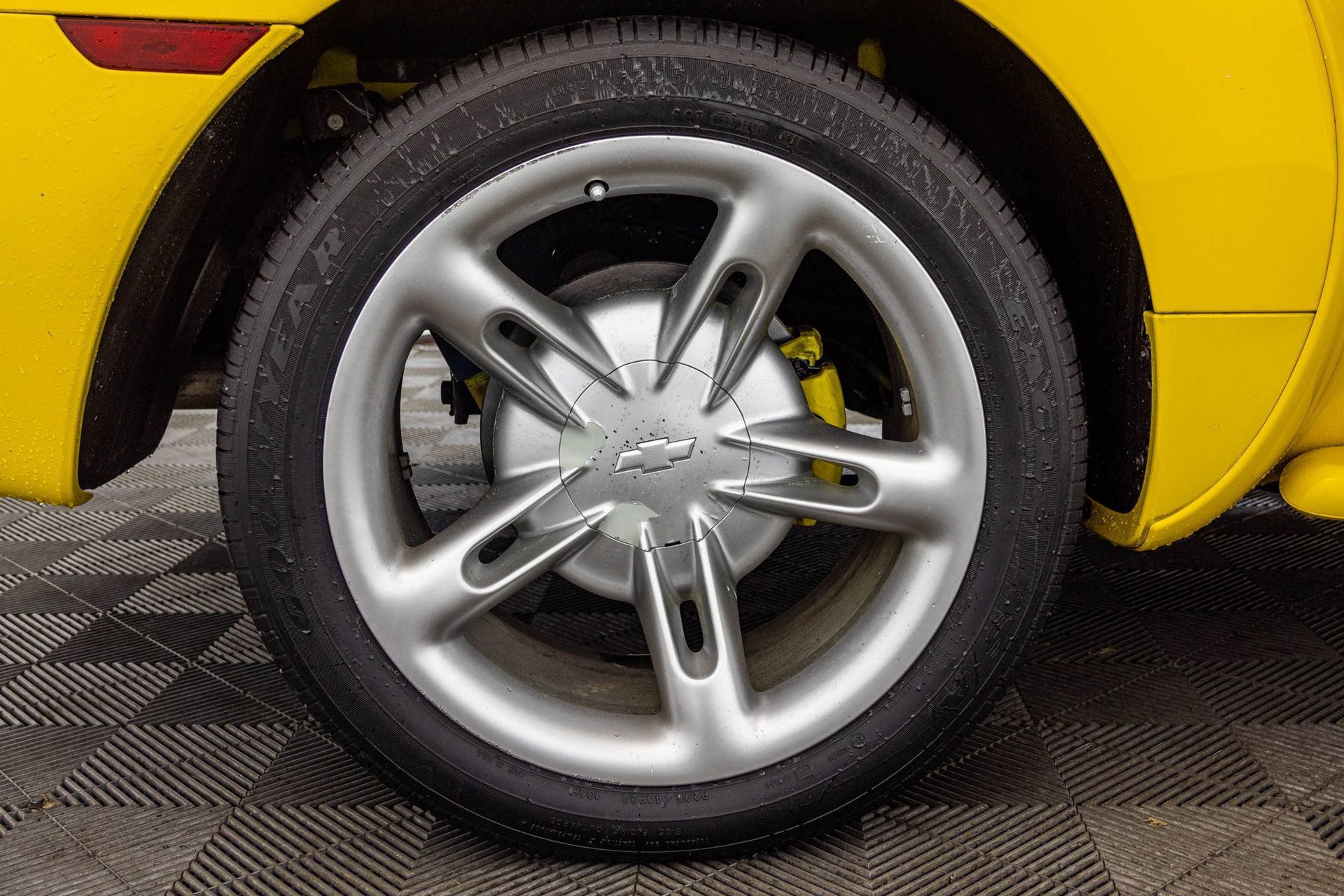 Used 2004 Chevrolet SSR w/ Preferred Equipment Group image 41