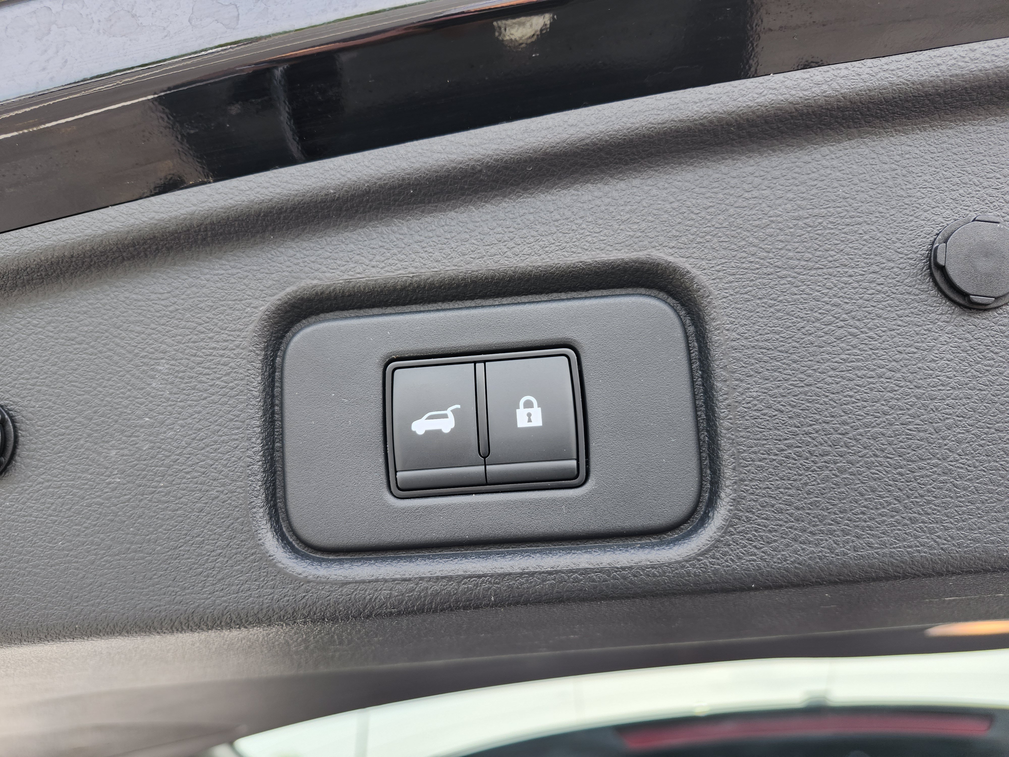 Used 2023 Nissan Pathfinder SL AWD/4WD image 25