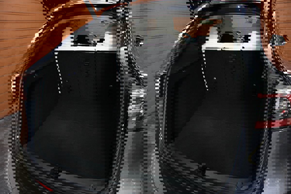 Used 2023 Tesla Model Y Long Range image 6