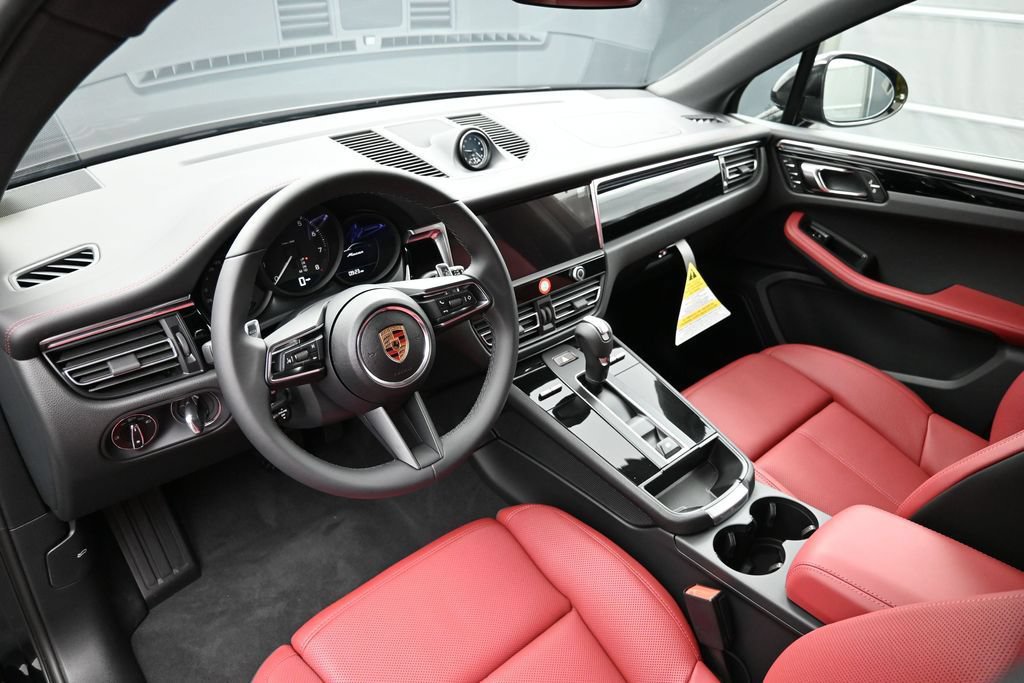 New 2026 Porsche Macan AWD/4WD image 4