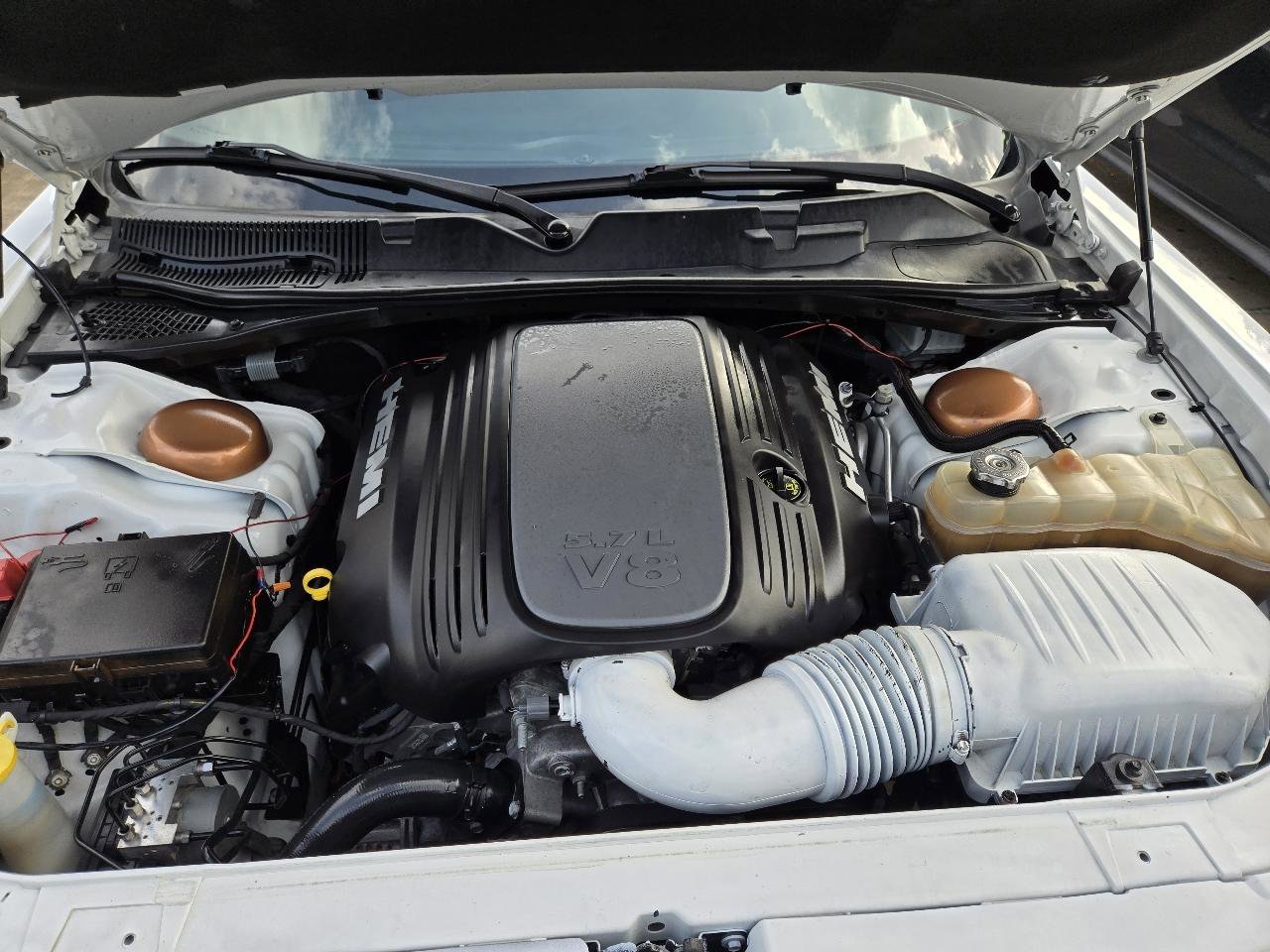 Used 2019 Dodge Challenger R/T w/ Driver Convenience Group RWD image 9