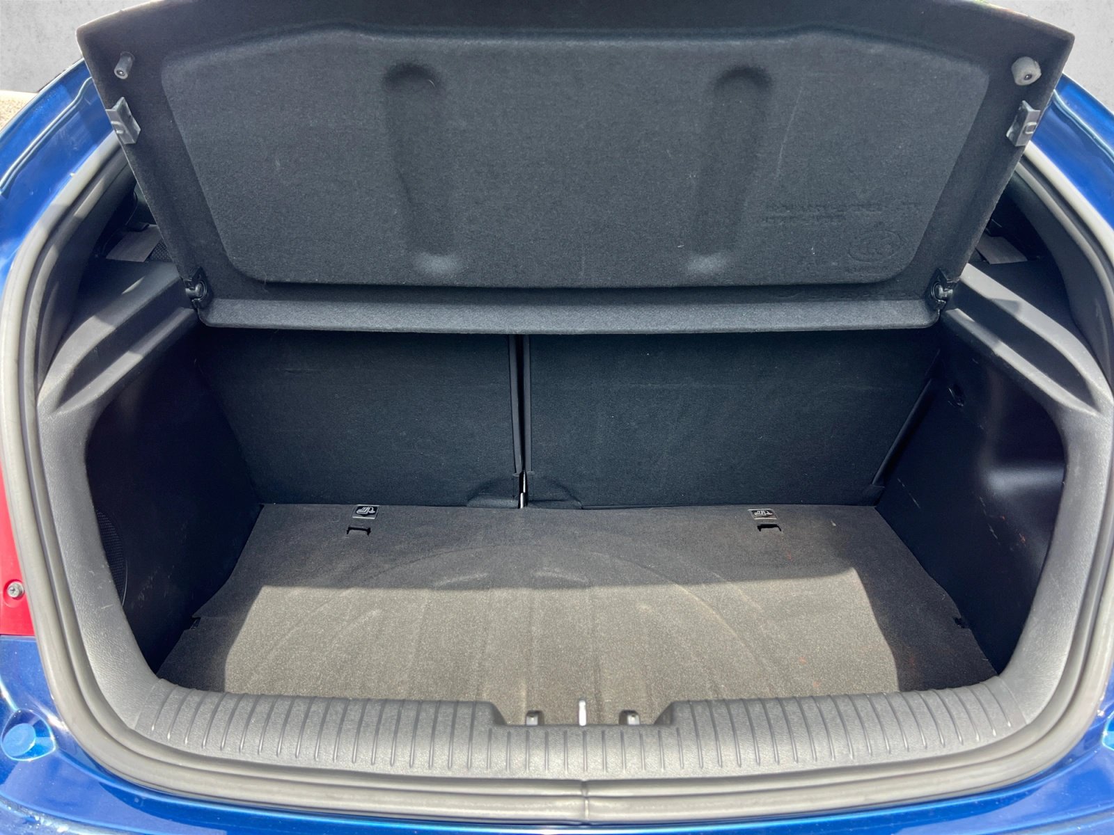 Used 2017 Hyundai Veloster Turbo FWD image 23