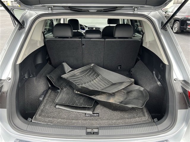 Used 2022 Volkswagen Tiguan SE image 18