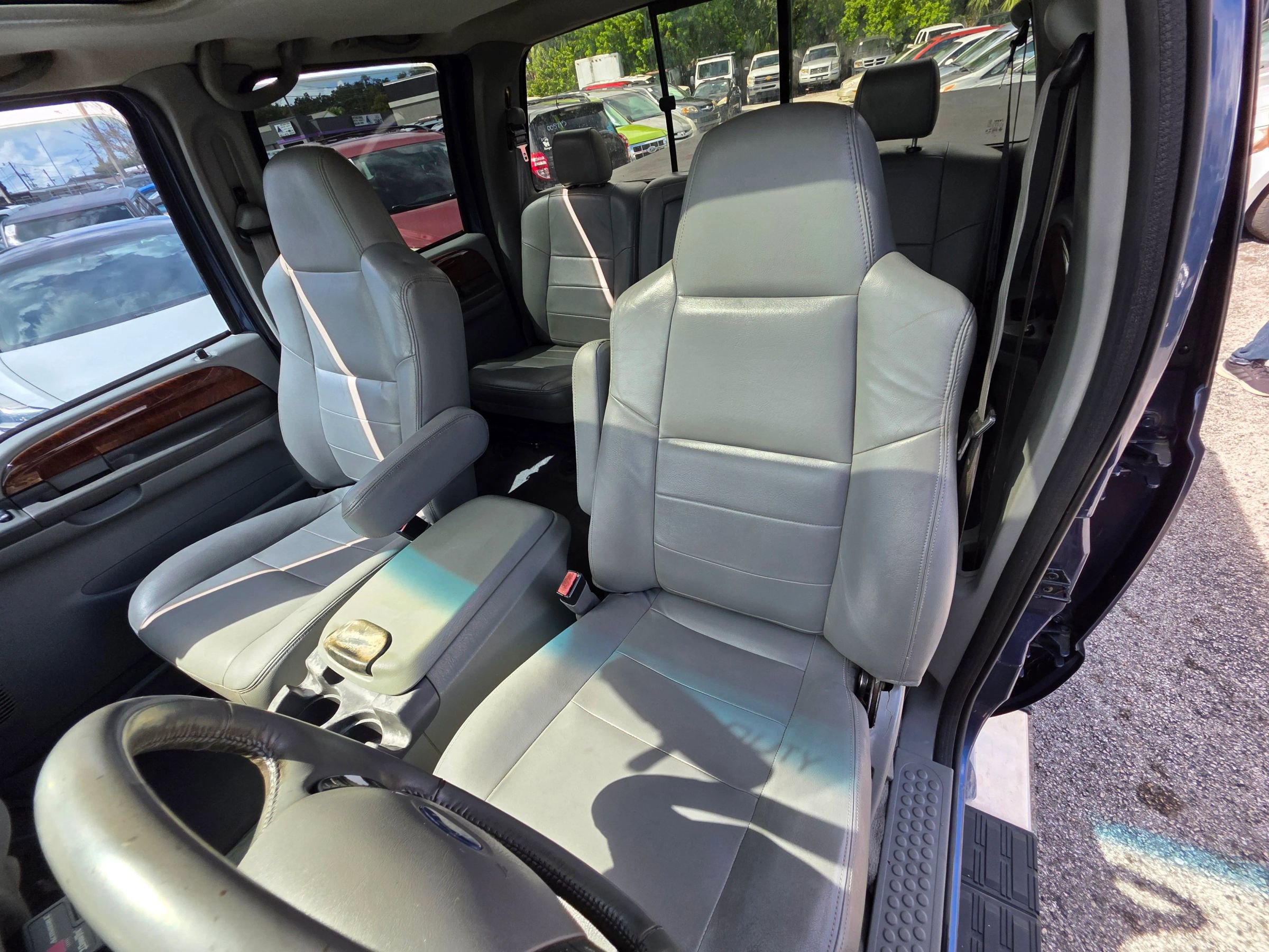 Used 2004 Ford F250 XL image 11