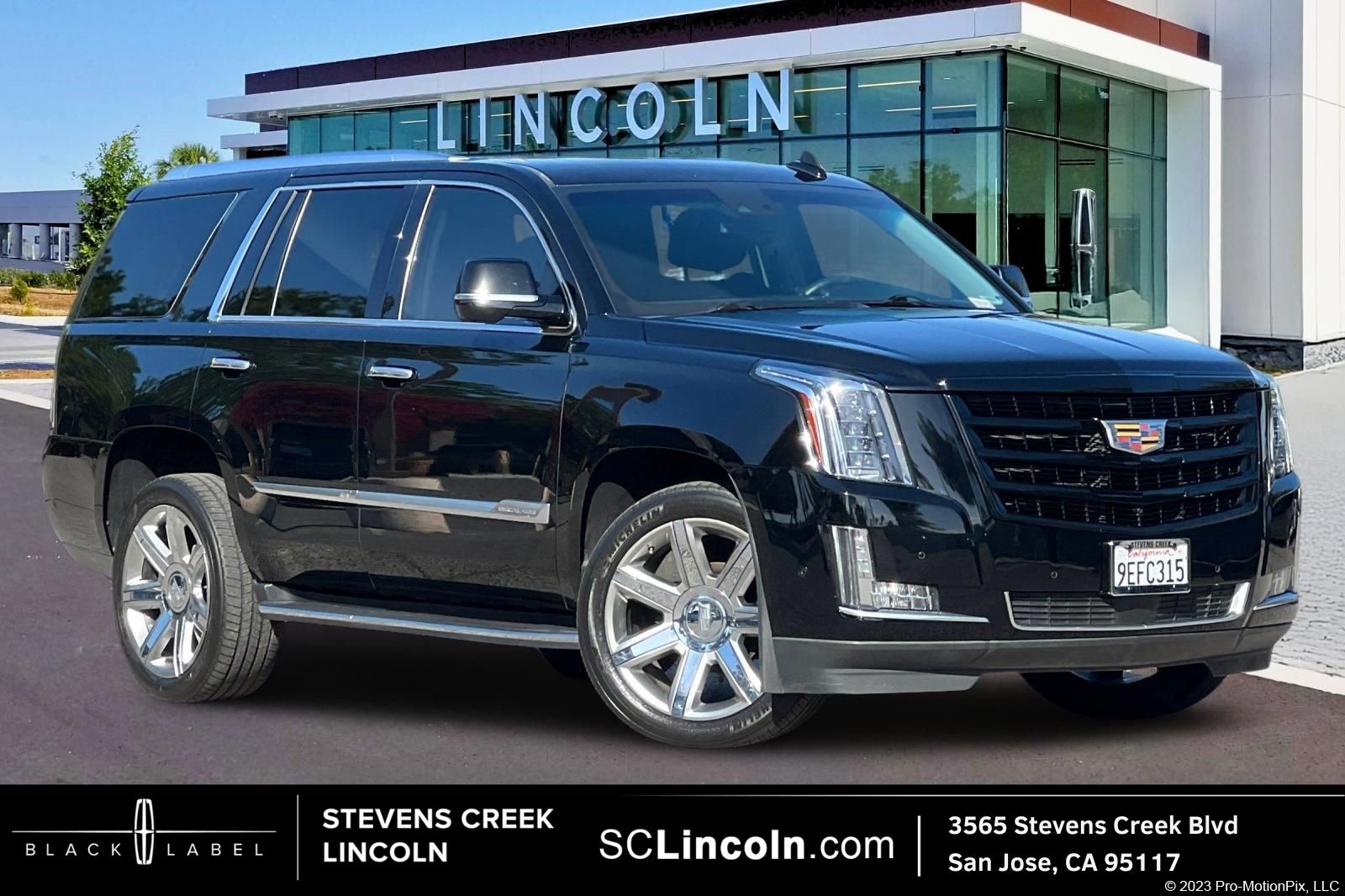Used 2019 Cadillac Escalade Premium Luxury AWD/4WD image 1