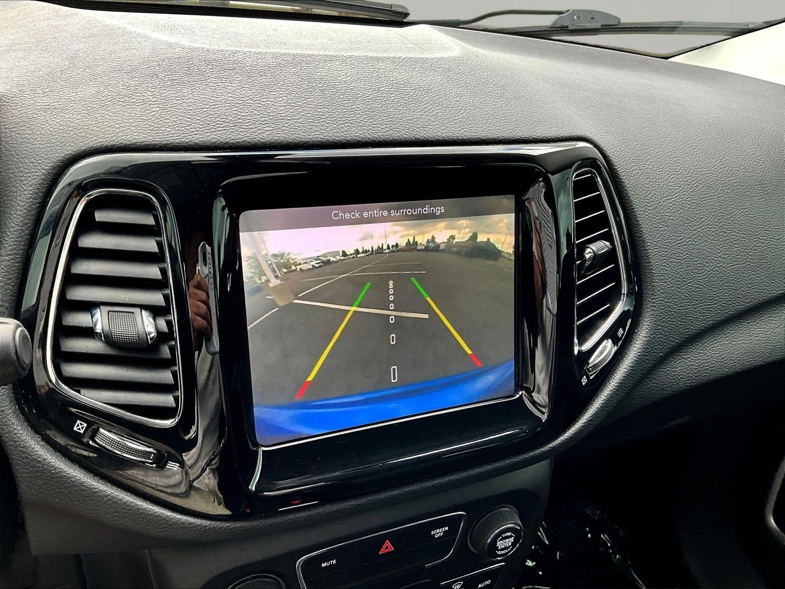 Used 2019 Jeep Compass Limited AWD/4WD image 14