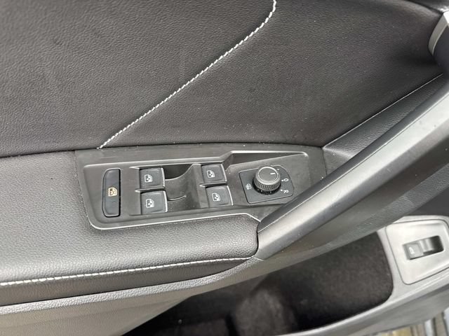 Used 2024 Volkswagen Tiguan SE R-Line FWD image 26