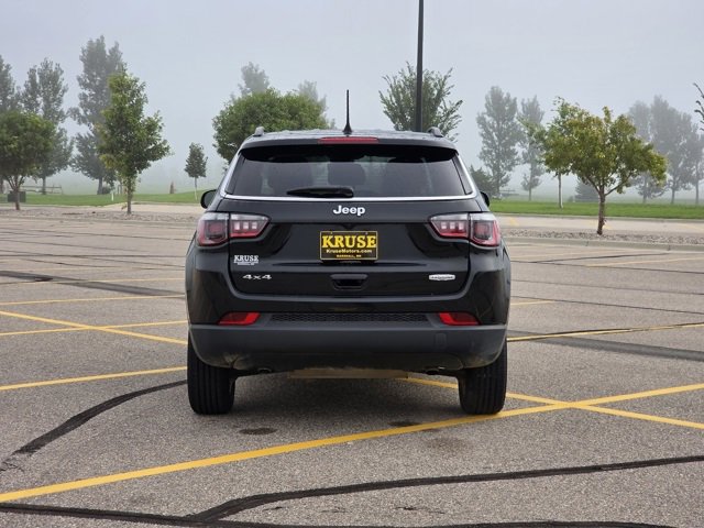 Used 2023 Jeep Compass Latitude w/ Convenience Group image 28
