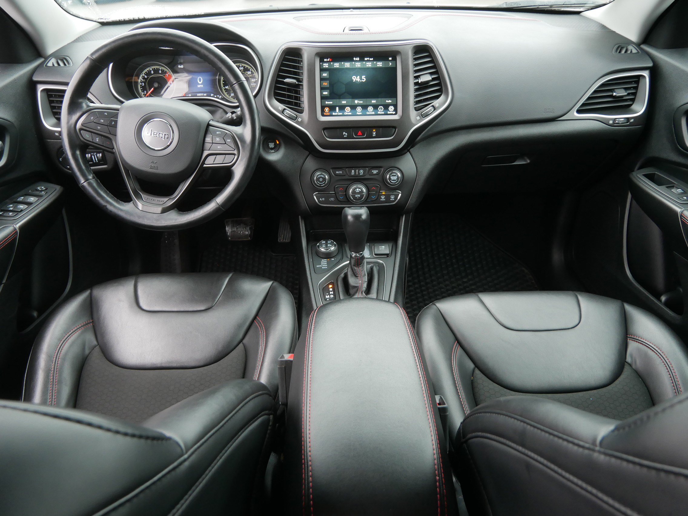 Used 2021 Jeep Cherokee Trailhawk image 10