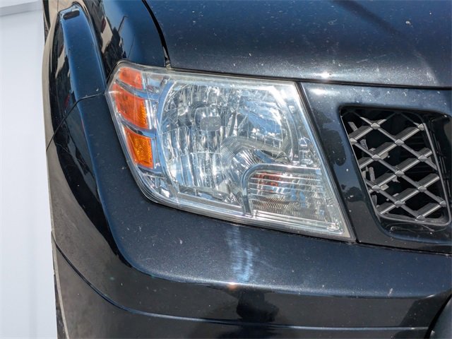 Used 2020 Nissan Frontier SV w/ Midnight Edition Floor Mats image 9