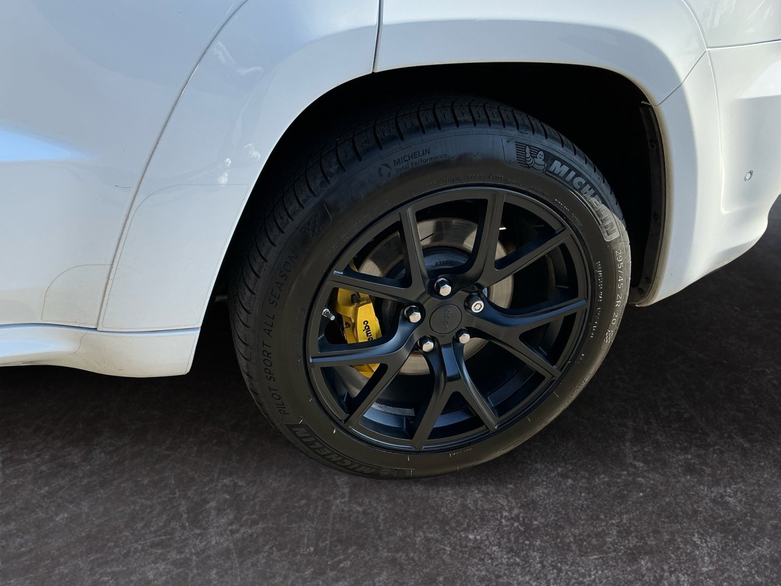 Used 2018 Jeep Grand Cherokee Trackhawk image 9