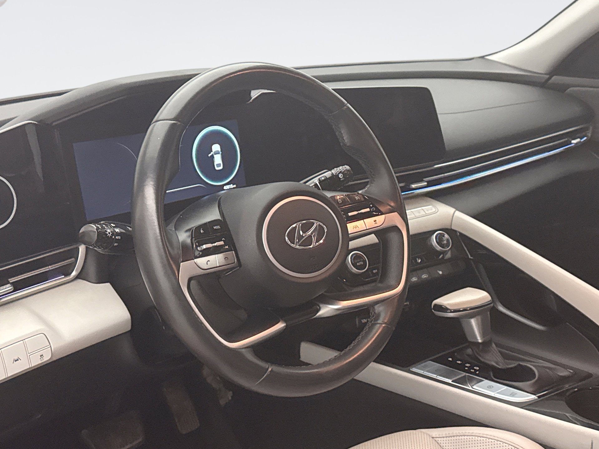 Used 2021 Hyundai Elantra Limited w/ Cargo Package image 7