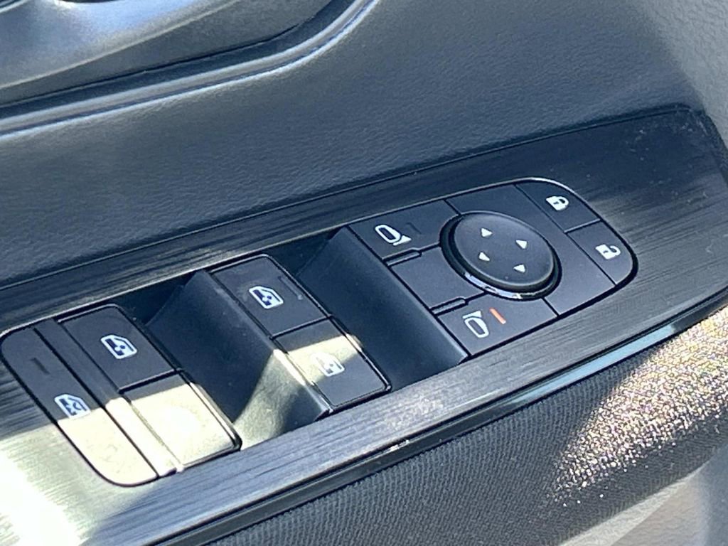 New 2026 Nissan Kicks S FWD image 17