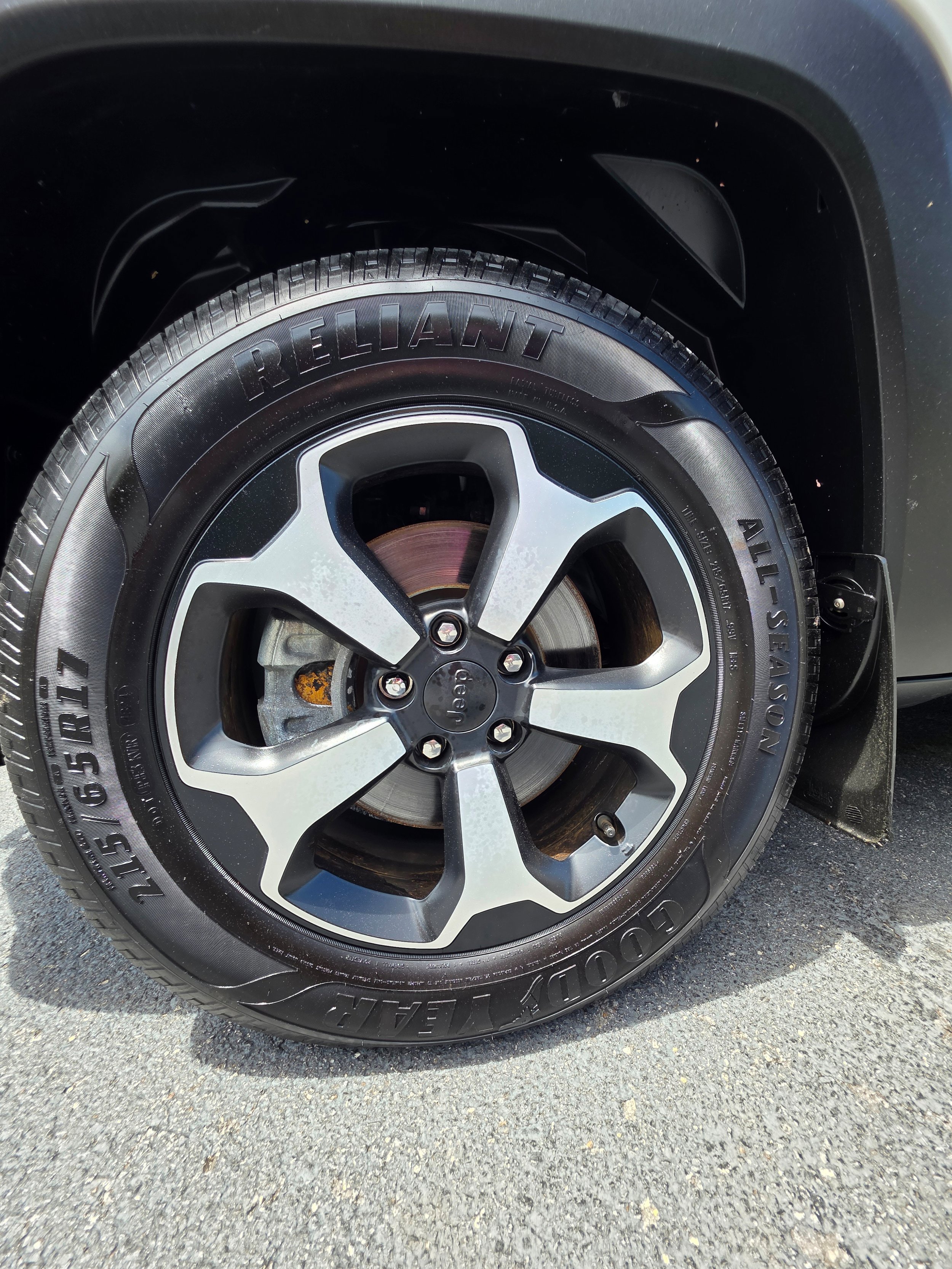 Used 2021 Jeep Renegade Trailhawk w/ Sun & Sound Group AWD/4WD image 9