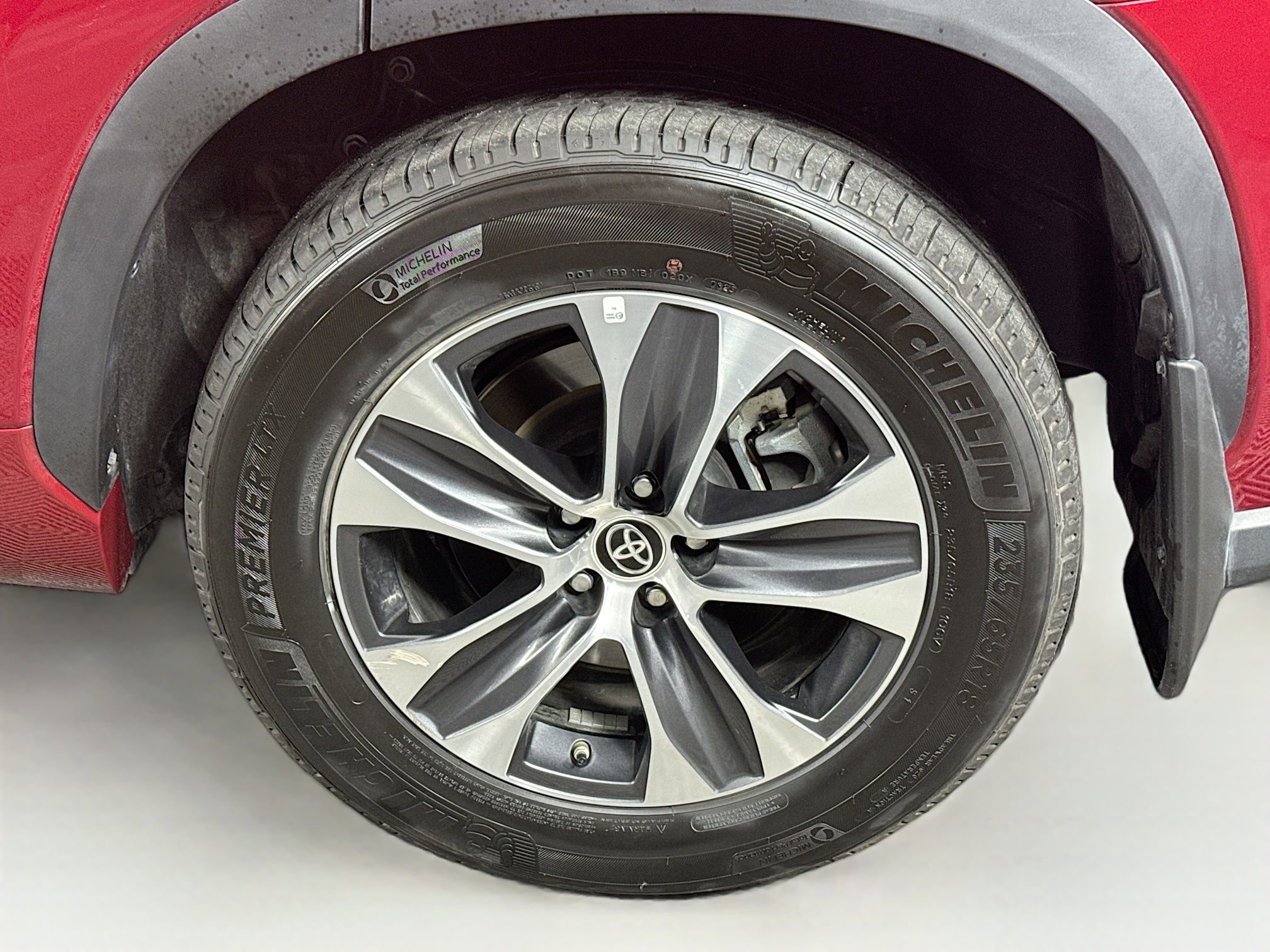 Certified 2025 Toyota Highlander XLE image 10