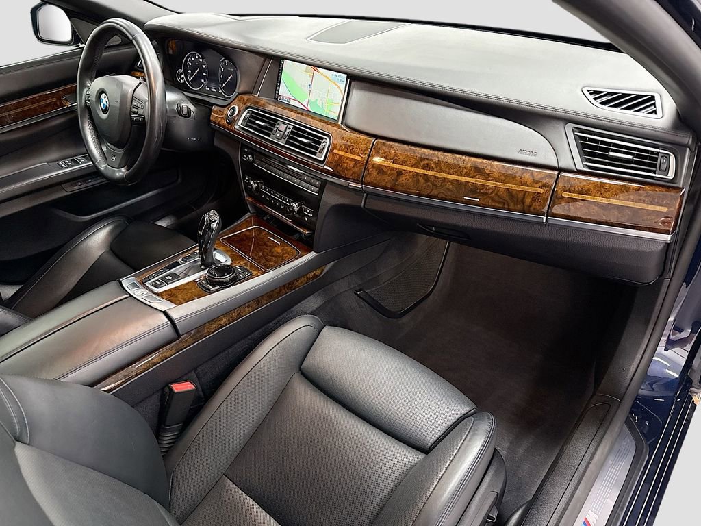 Used 2015 BMW 750Li image 16