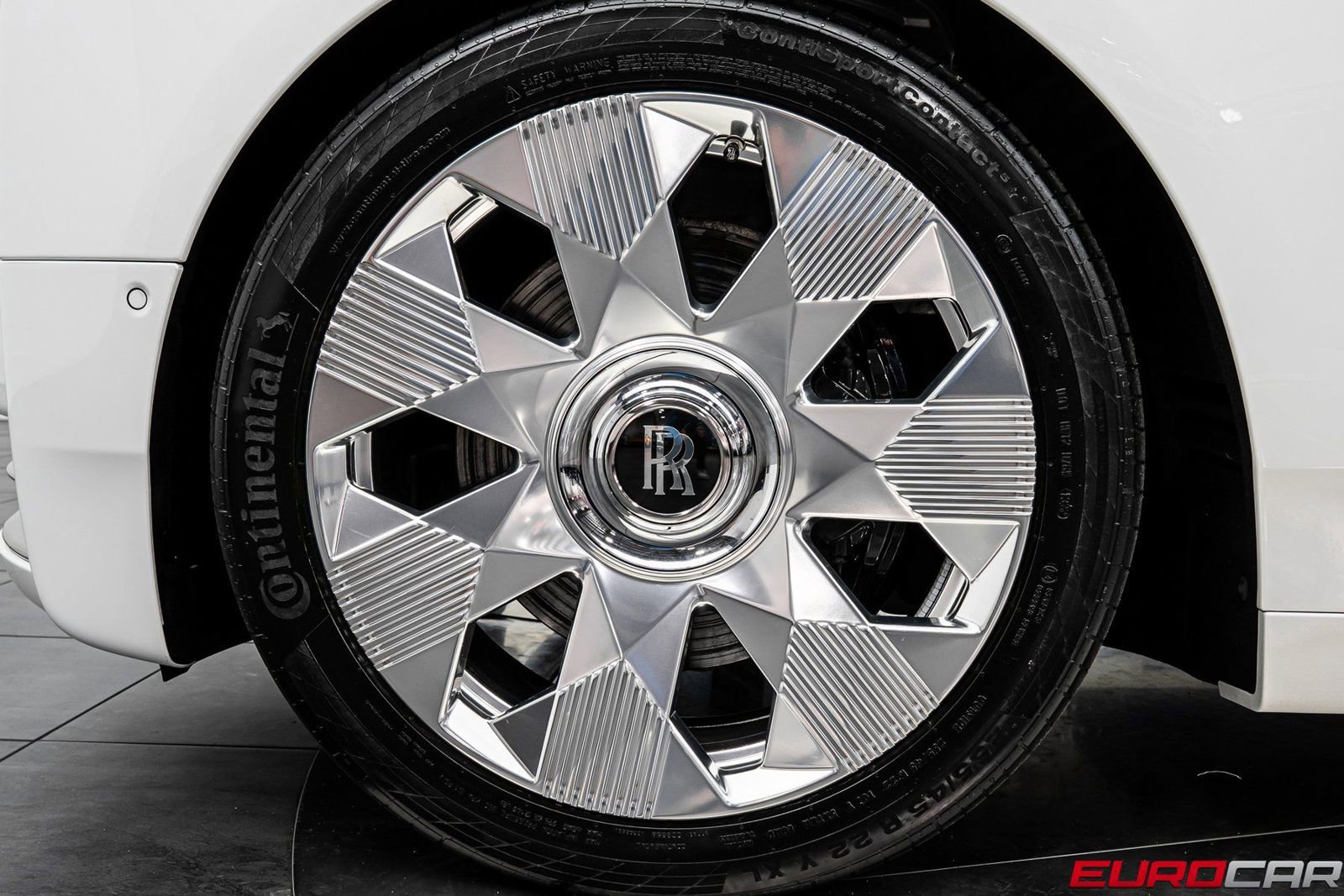 Used 2023 Rolls-Royce Phantom Sedan w/ The Phantom Package image 21