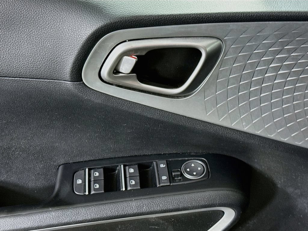 Used 2020 Kia Soul LX FWD image 21