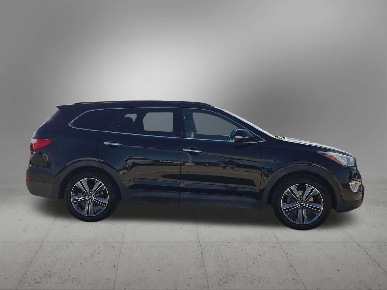 Used 2015 Hyundai Santa Fe GLS w/ Option Group 02 FWD image 7