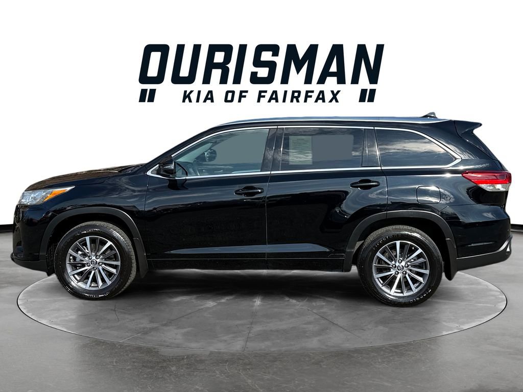 Used 2017 Toyota Highlander XLE w/ Carpet Mat Package image 3