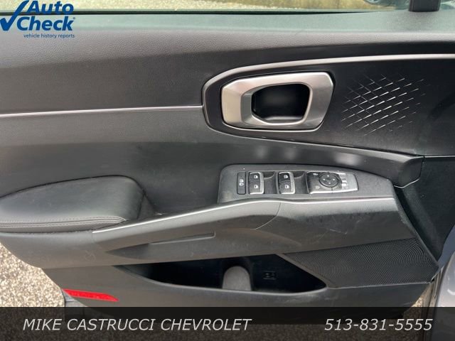 Used 2024 Kia Sorento S image 11