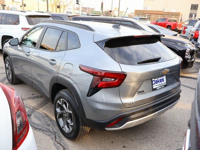 Certified 2025 Chevrolet Trax LT w/ LT Convenience Package image 6