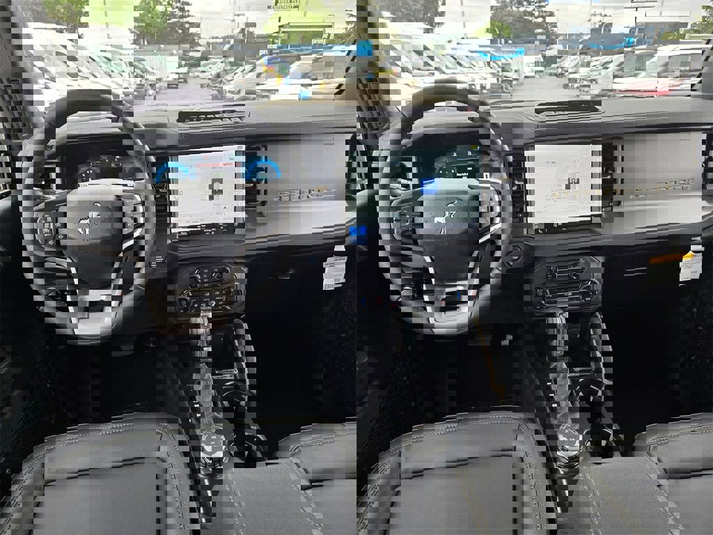 New 2025 Ford Bronco Badlands image 10