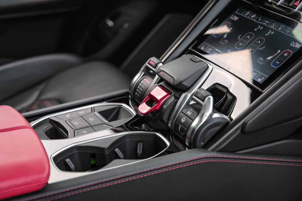 Used 2022 Lamborghini Urus image 26