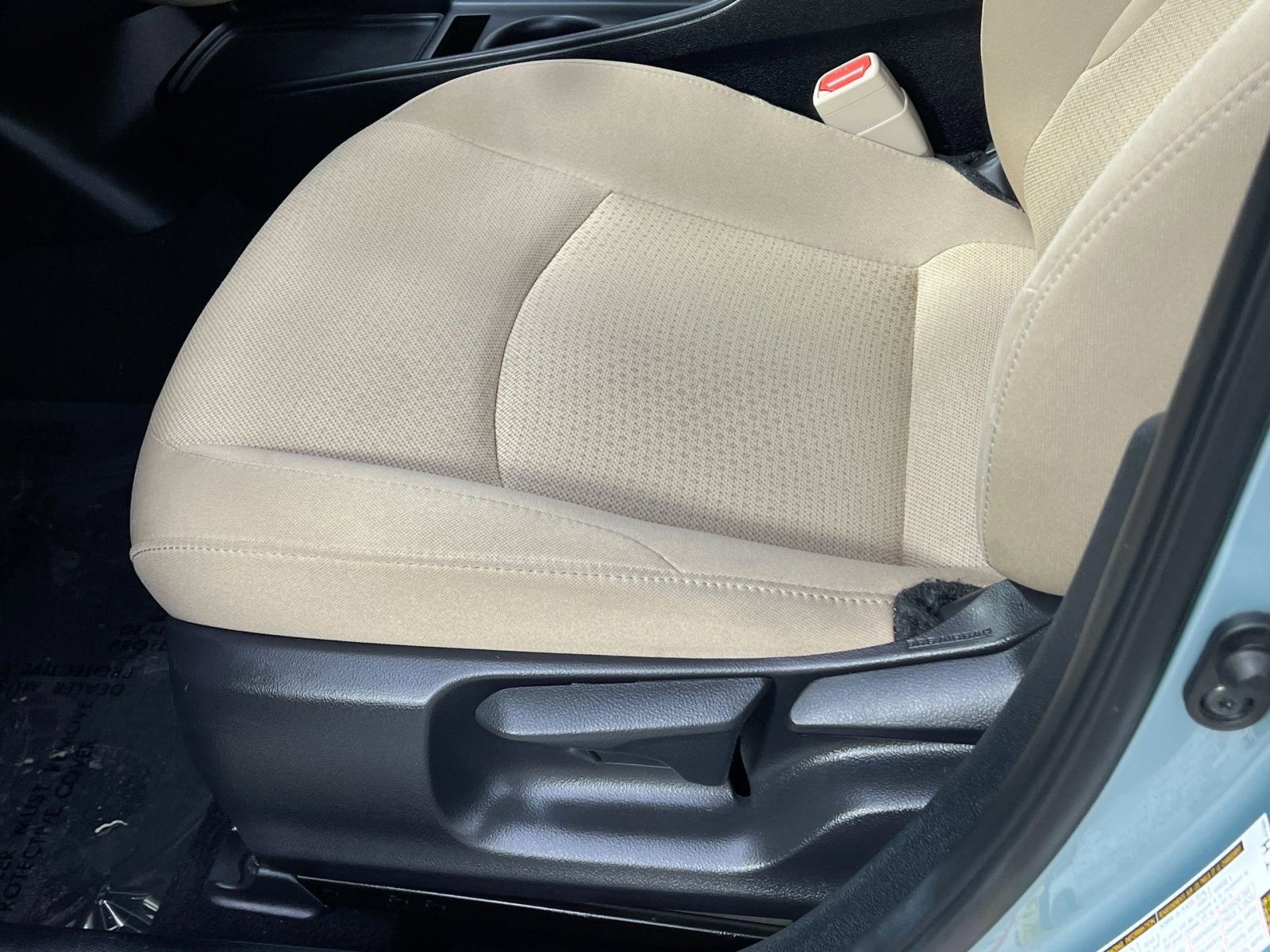 Used 2019 Toyota Prius LE image 18