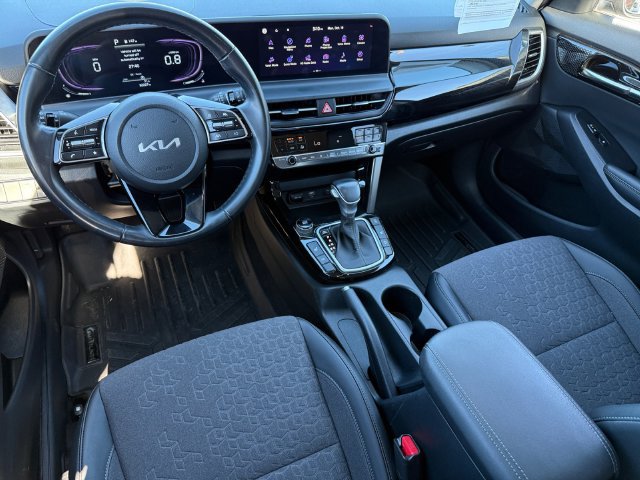 Used 2025 Kia Seltos S AWD/4WD image 14