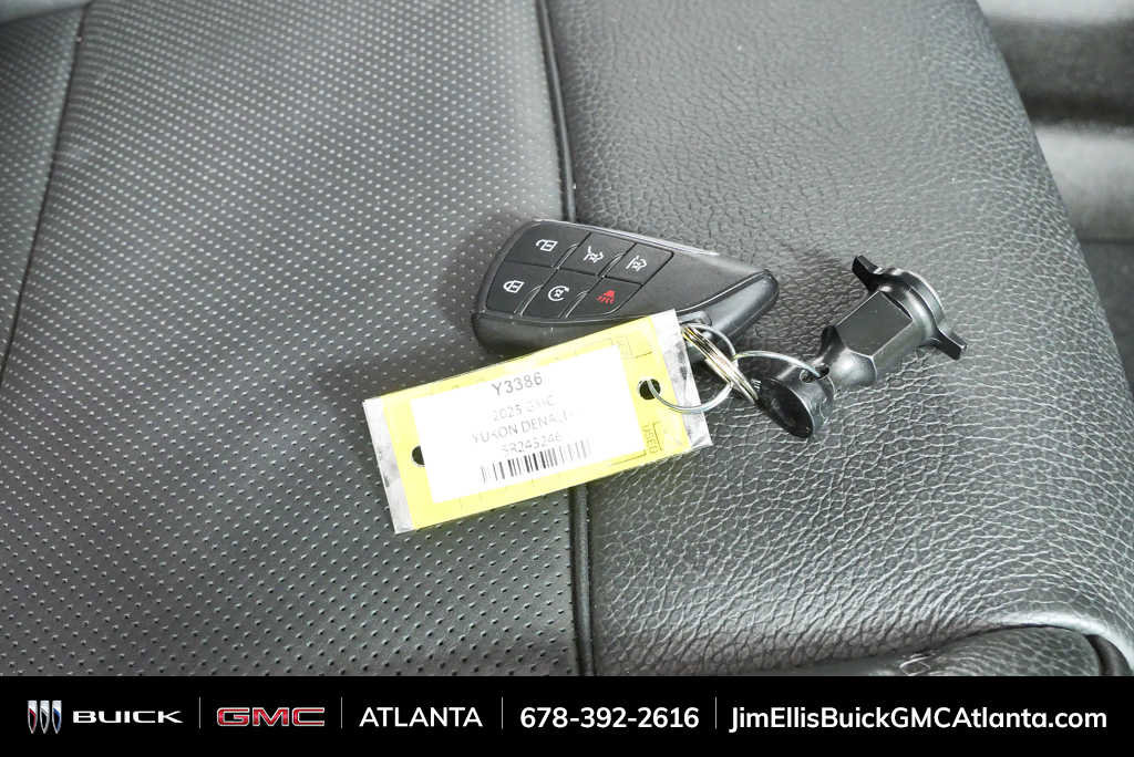 Used 2025 GMC Yukon Denali AWD/4WD image 37