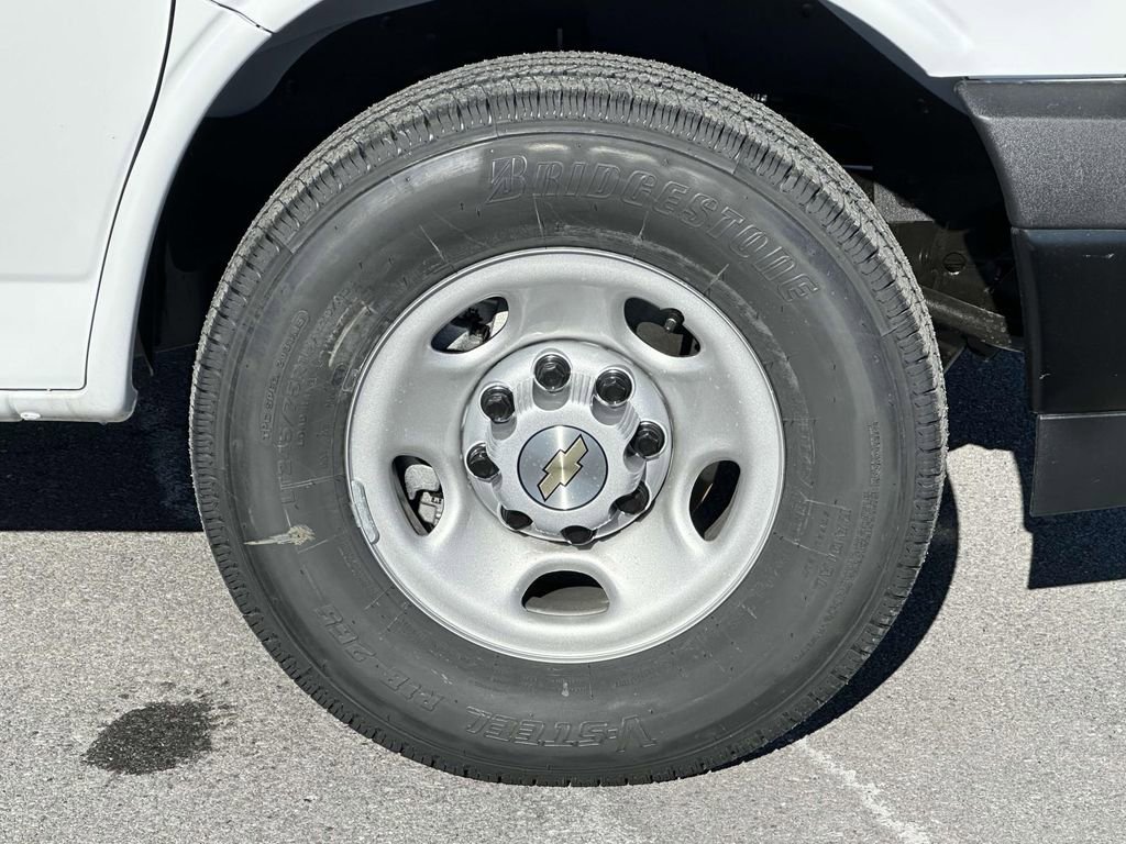 New 2025 Chevrolet Express 2500 w/ Driver Convenience Package image 18