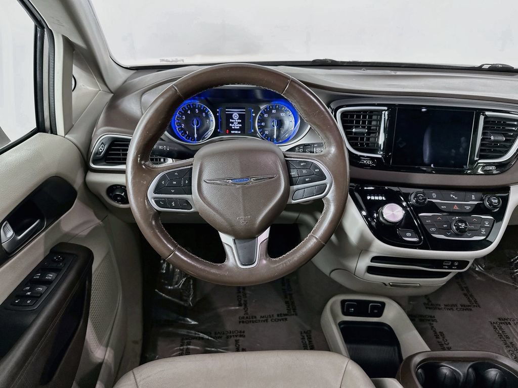 Certified 2018 Chrysler Pacifica Touring-L FWD image 30