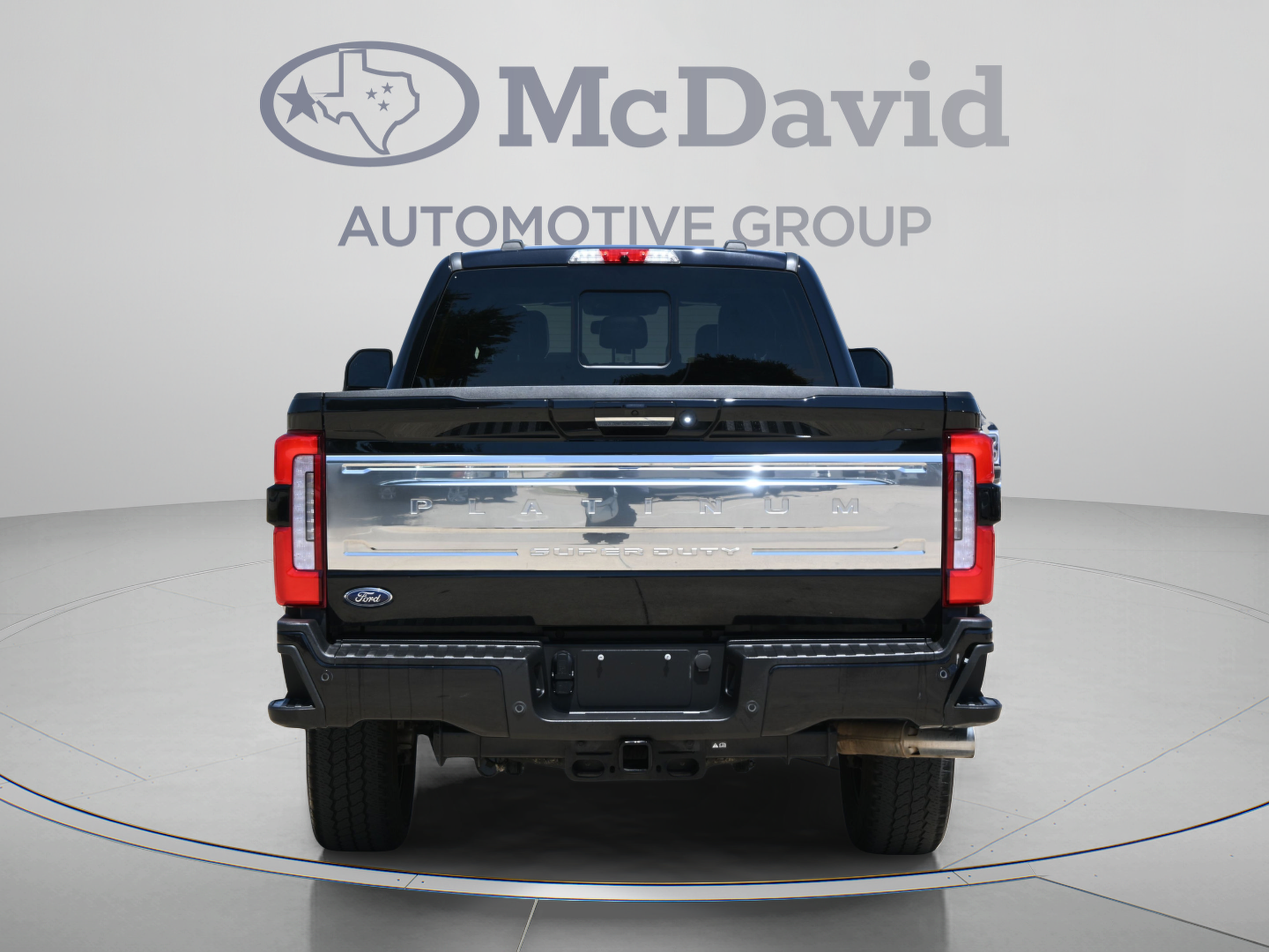 Used 2023 Ford F350 Platinum w/ FX4 Off-Road Package AWD/4WD image 9