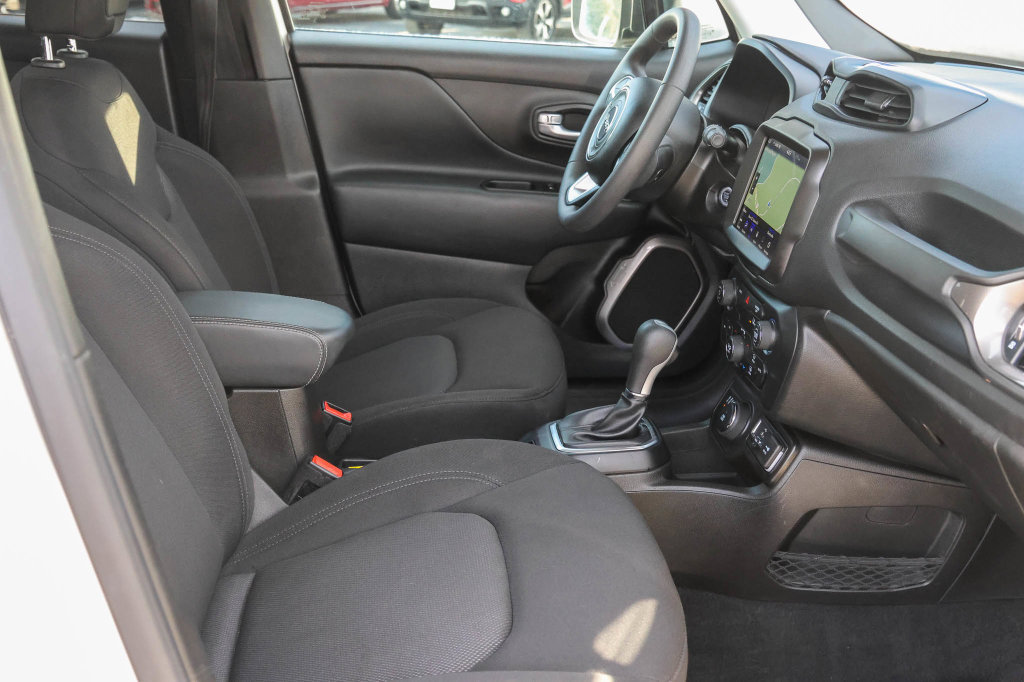 Used 2023 Jeep Renegade Latitude AWD/4WD image 15
