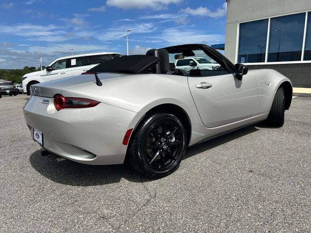 Used 2023 MAZDA MX-5 Miata Sport RWD image 3