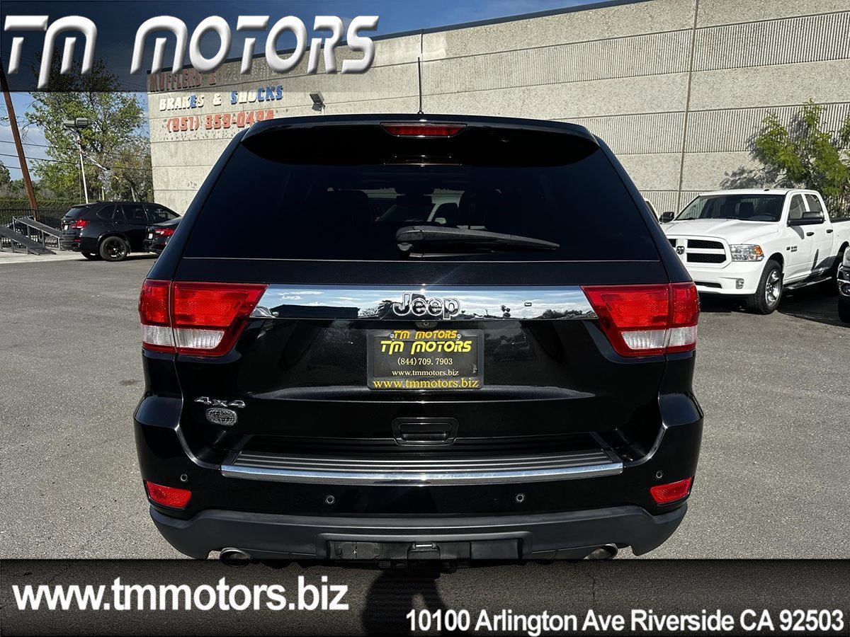 Used 2013 Jeep Grand Cherokee Overland Summit AWD/4WD image 5